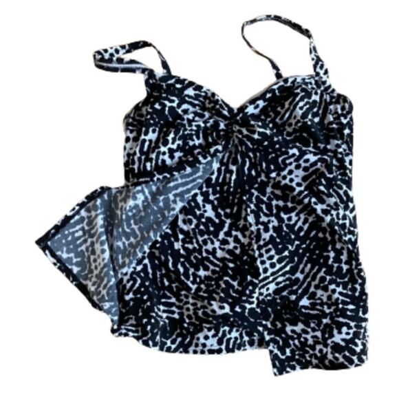 Land’s End Tummy control black and white animal print fly away tankini top 10 - Picture 1 of 10
